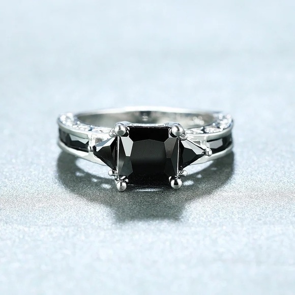 Delicate Silver Color Trendy Ring Black Zircon Stones Wedding Engagement Jewelry - Picture 3 of 4
